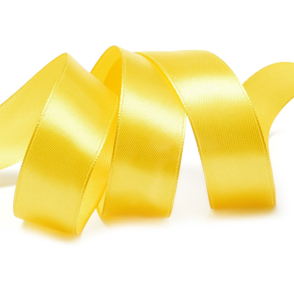 Желтые ленты купить. Лента атласная 25мм*22м, желто-салатовая. Желтая атласная лента. Желтая ленточка атласная. Сатиновая лента.